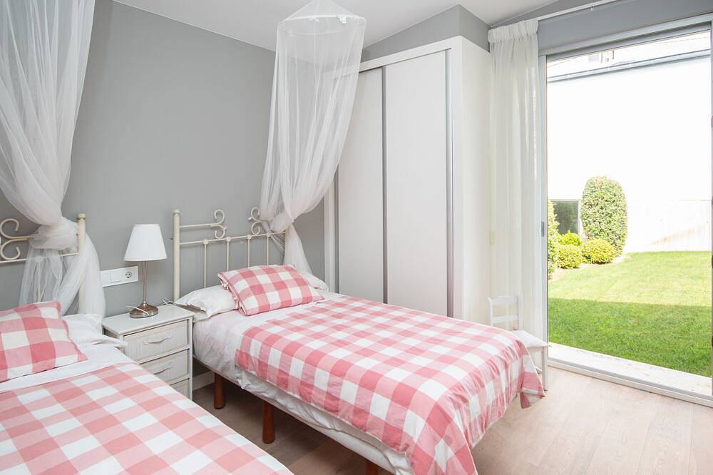 Ag Villa Razo Luxury in first line with swimming pool in Razo, Carballo