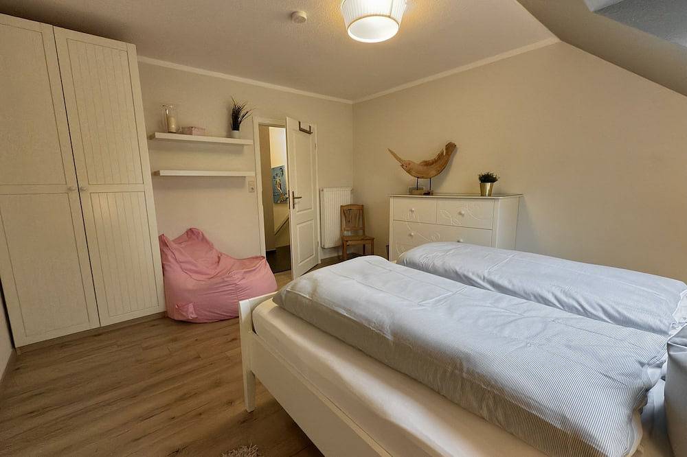 \"Meerzeit genießen – Ihr Ferienhaus mit Garten für pure Erholung!\" in Altfunnixsiel, Wittmund