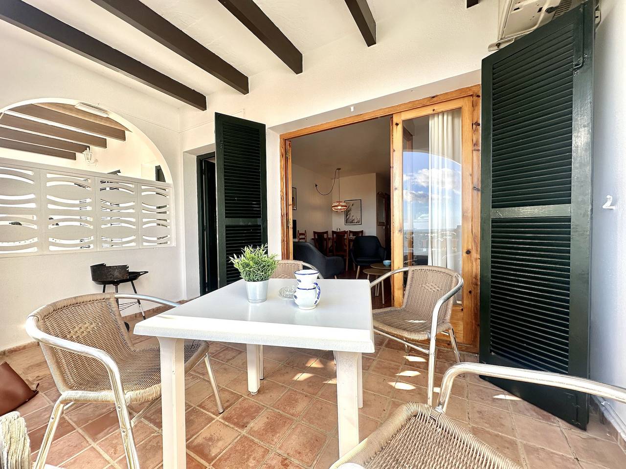 Appartement entier, Appartement de vacances "Apartamento en Arenal Castell" avec Wi-Fi, A/C, Piscine, Terrasse et Jardin in Arenal d'en Castell, Es Mercadal