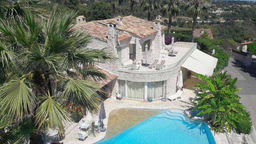 Chambre d’hôte pour 2 personnes, avec vue ainsi que piscine et jardin