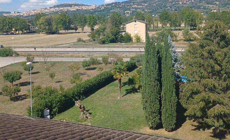 Gîte pour 2 personnes, avec piscine et vue ainsi que terrasse et jardin à Assise - 2