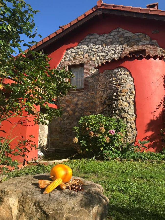 Casa rural para 4 personas, con vistas y jardín, Familias con niños en Belmonte de Miranda - 2