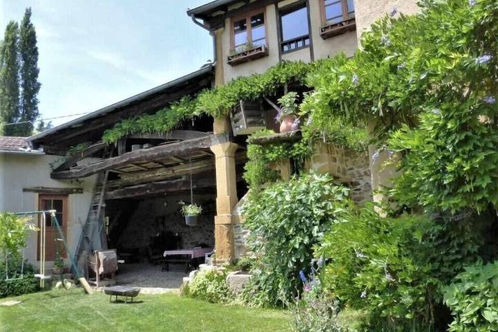 Location de vacances pour 8 personnes, avec Jardin à Bessenay