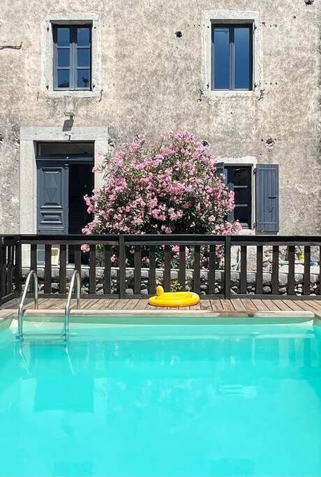 Appartement entier, One-Bedroom Apartment in Chomérac, Privas (arrondissement)