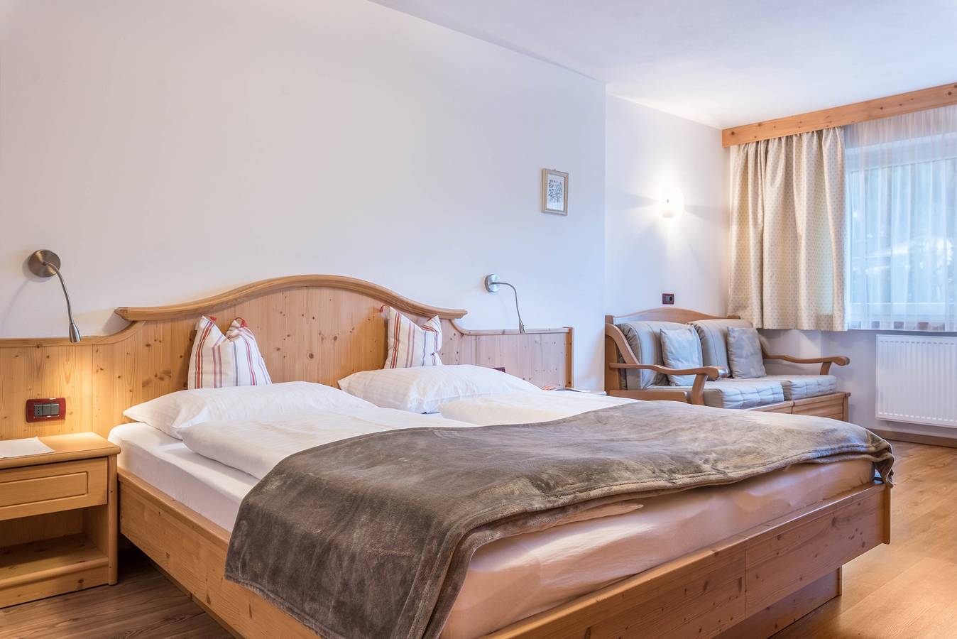 Appartement entier, Appartement "Prapoz Typ B1" avec vue sur les montagnes, jardin partagé et Wi-Fi. in St. Ulrich in Gröden, Dolomiti Superski