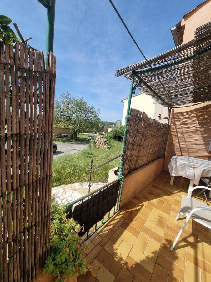 Chambre d’hôte pour 2 personnes, avec vue et jardin, animaux acceptés à Grimaud - 3