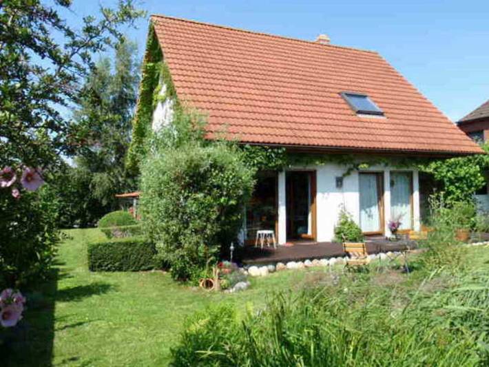 Ferienwohnung für 4 Personen, mit Balkon und Garten in Rövershagen