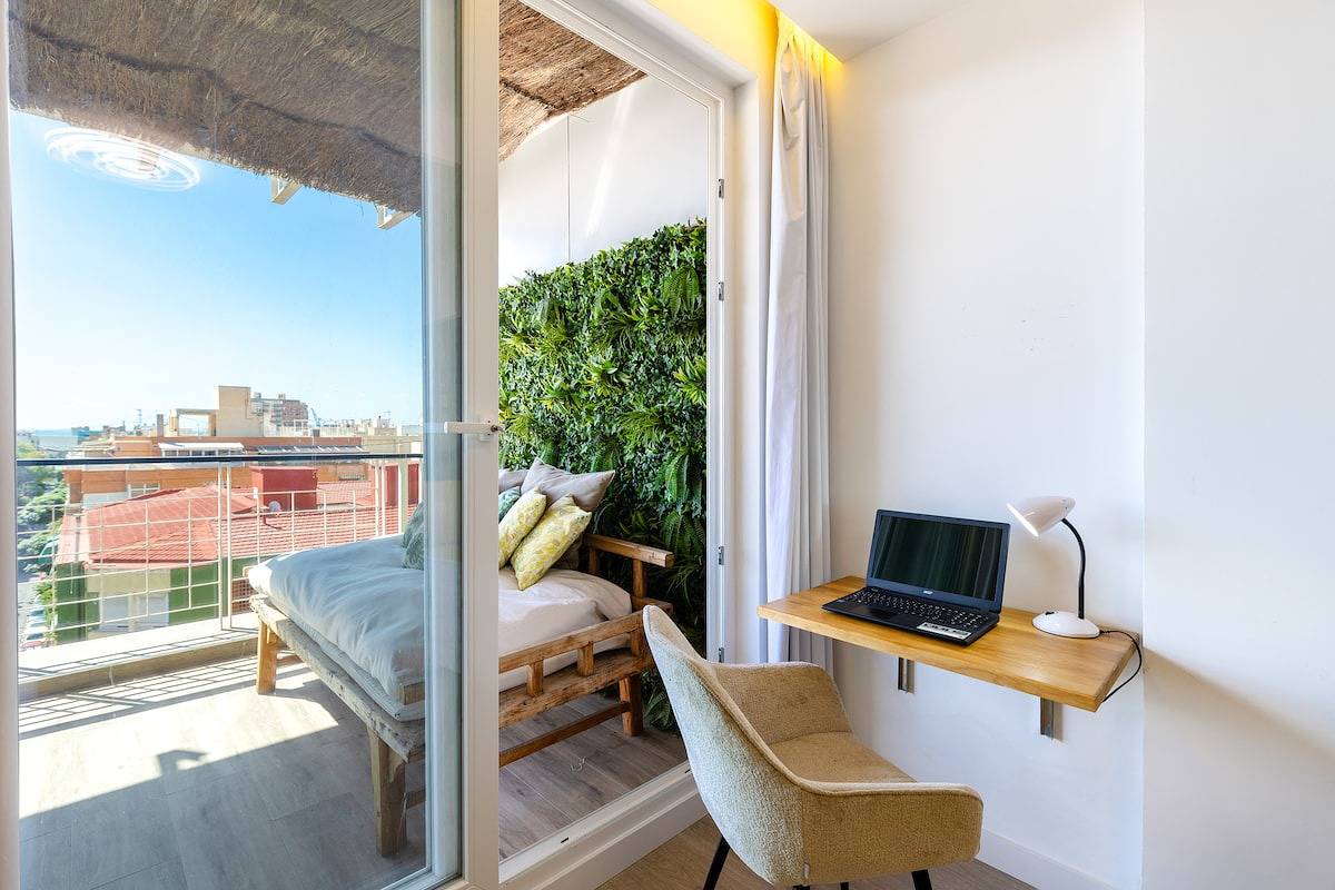 Geheel appartement, Vakantieappartement voor 7 personen met tuin in El Barrio, Alicante