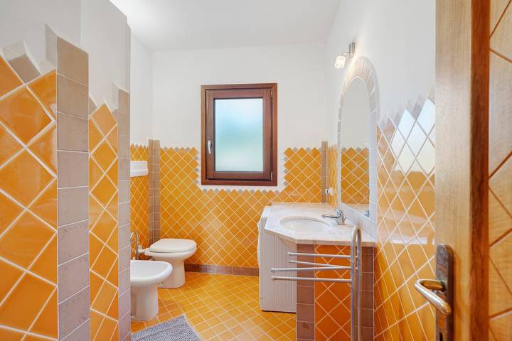 Appartement entier, Appartement 'Lu Sulianu- T2' avec terrasse privée, jardin privé et climatisation in Porto Ottiolu, Budoni