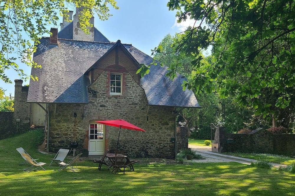 Gîte, 18th century property in Miniac-Morvan, Saint-Malo region
