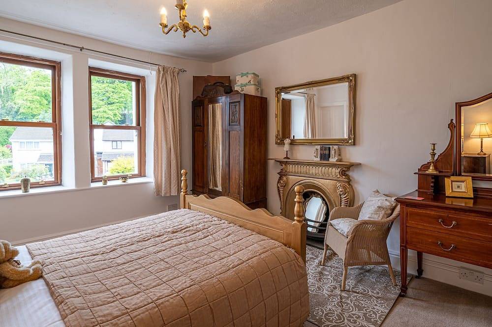 The Old Post Office -  Large 6-bedroom property, ideal for families & dog-friendly. in Grange-over-Sands, Lake District