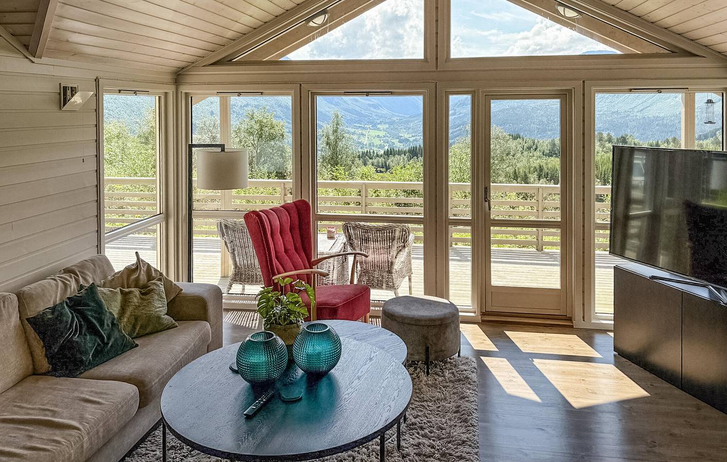 Ferienhaus für 11 Personen mit Terrasse in Strandafjellet, Stranda
