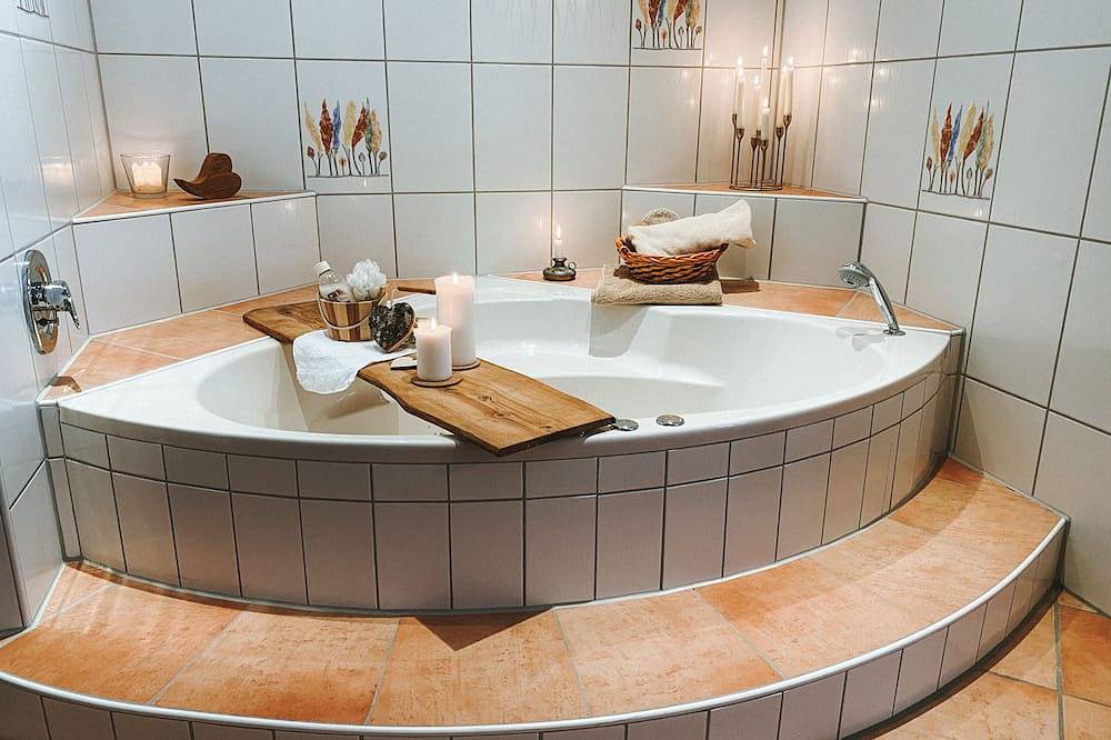 Ganze Wohnung, Private Spa mit Sauna und Whirlpool in der Idylle | 10 min von Rothenburg o.d.T. in Schrozberg, Taubertal
