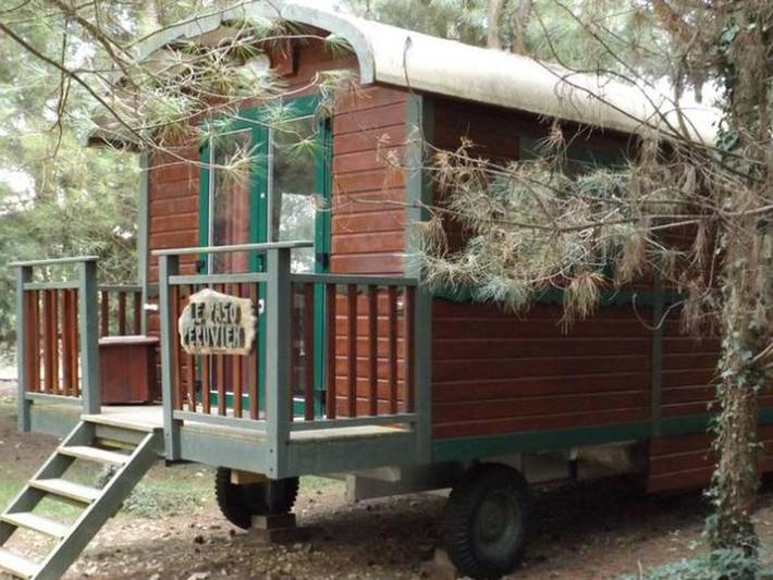 Location de vacances pour 4 personnes, avec terrasse et piscine à Dienné