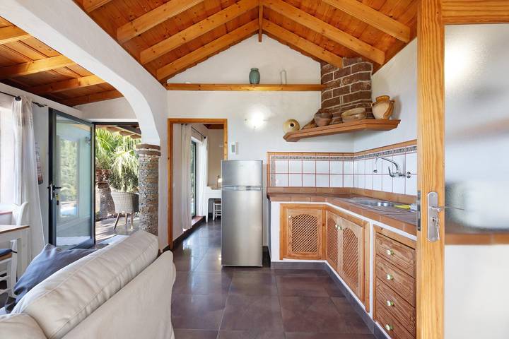 Casa de vacaciones 'Las Vetas' con vistas al mar, piscina privada y Wi-Fi in La Punta (Canary Islands), Tijarafe