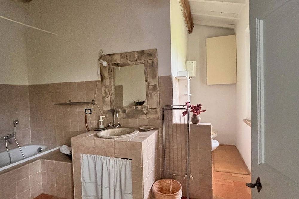 La Fratta art house, in Umbria Camera R con bagno condiviso in Marsciano, Perugia e dintorni