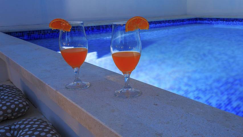 Apartament wakacyjny dla 2 osób, z taras i basen oraz widok w Okrug Gornji