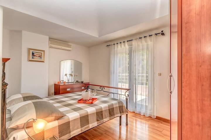 Appartement entier, Luxury Penthouse with sea views and fabulous terrace in Trogir, Čiovo