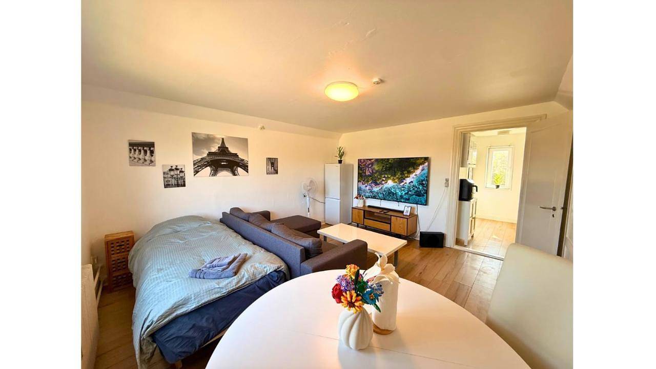 Appartement entier, Budget Apartment with Stairs near Femern & Puttgarden in Holeby, Mer Baltique suédoise