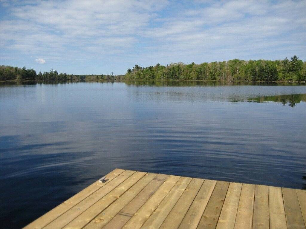 Riesiges Grundstück! Alleinlage! Sonnendeck am See + Steg, 5 private Inseln! in Region of Queens Municipality, Queens County