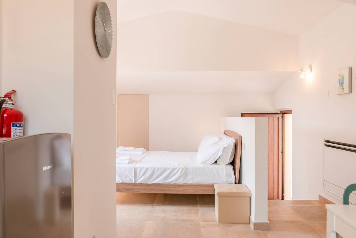 Entire apartment, Apartment 'Le 3 Rose - Tea' with Lake View, Wi-Fi and Air Conditioning in Montallegro, Agrigento Province