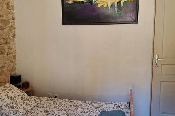Appartement entier, Appartement 76m2 au bord de la Sorgue – Maison historique les pieds dans l’eau in Fontaine-de-Vaucluse, Vaucluse