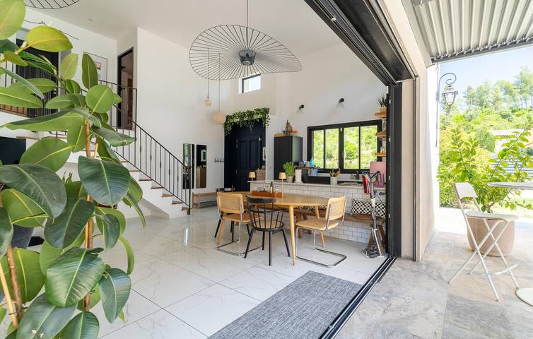 Appartement confortable avec piscine à 600 m du centre ville de Gémenos in Gémenos, Côte méditerranéenne (France)