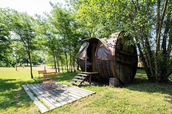Gîte pour 2 personnes, avec Jacuzzi ainsi que Terrasse et Sauna à Chassenard
