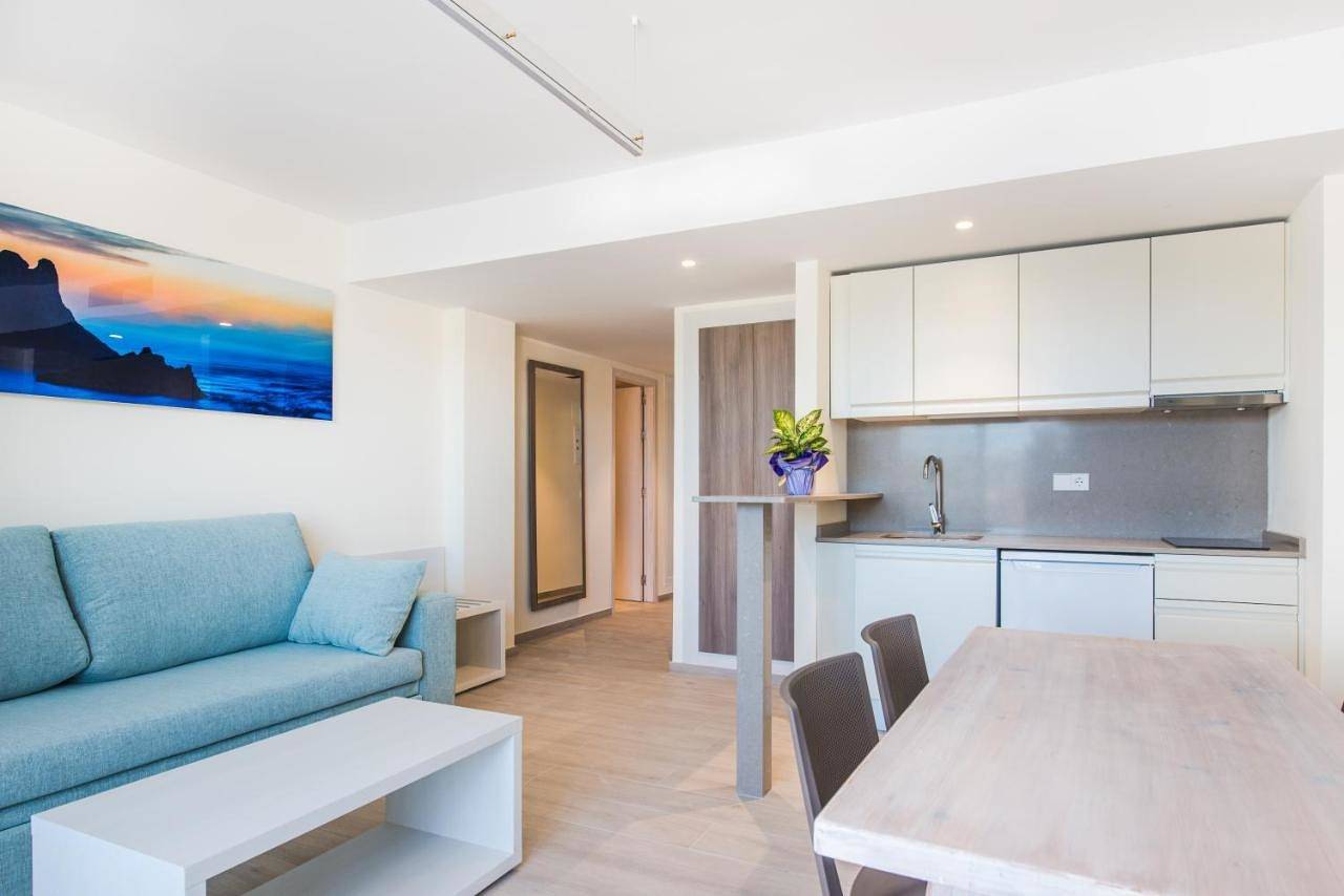 Apartamentos Los Angeles in Ocean Beach Ibiza, Sant Antoni de Portmany