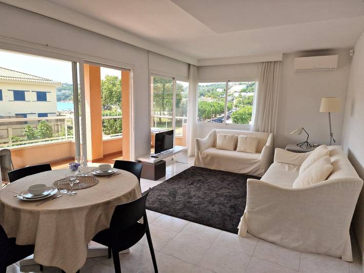 Gîte pour 6 personnes, avec terrasse et vue sur l’océan ainsi que jardin et piscine à Sant Feliu de Guíxols - 4