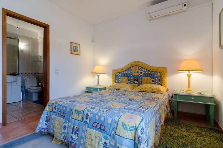 Villa in Vilamoura in Strandnähe in Quarteira, Faro Distrikt