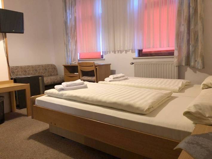 Hotel für 4 Personen, mit Terrasse und Garten sowie Ausblick in Barsinghausen - 2
