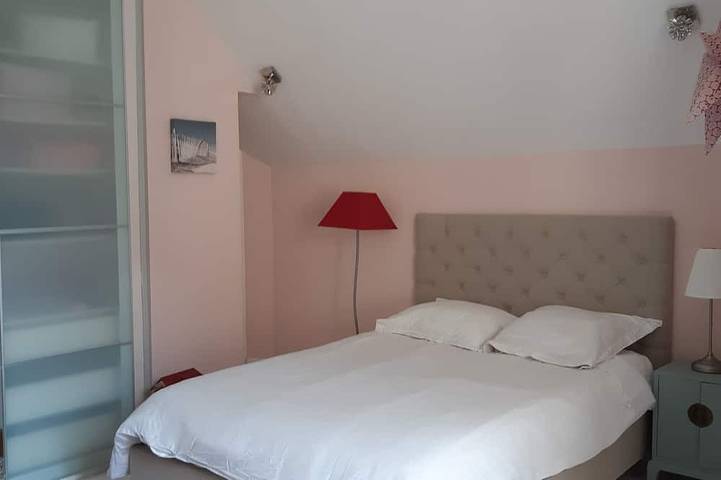 Charming house in a quiet location, 300 m from the sea in Lion-sur-Mer, Caen und Umgebung