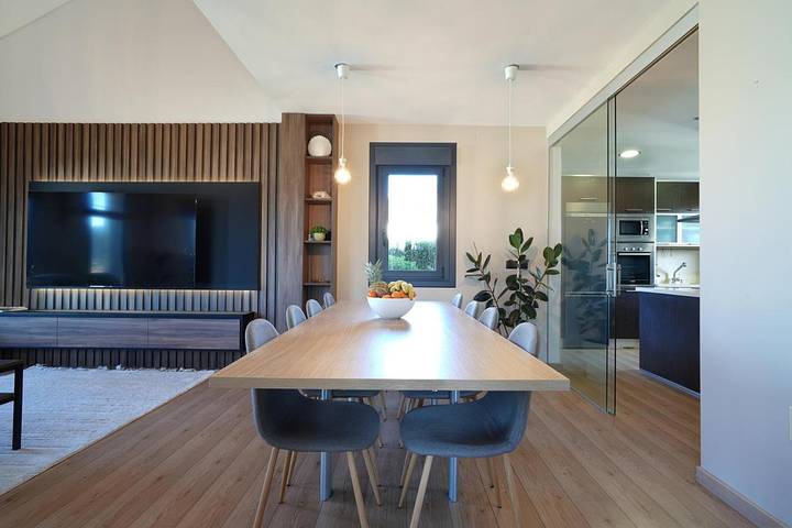 Chalet para 8 personas, con vistas además de piscina y terraza, Se admiten mascotas en Salnés - 4