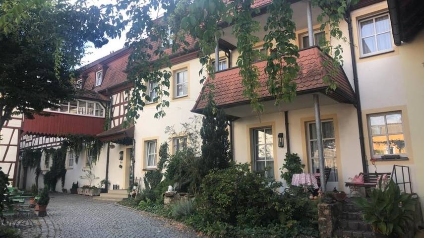 Hotel für 3 Personen, mit Terrasse und Garten sowie Ausblick in Scheßlitz - 2