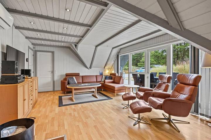 Ferienhaus für 8 Personen, mit Balkon/Terrasse und Whirlpool sowie Terrasse und Pool auf Rømø - 3