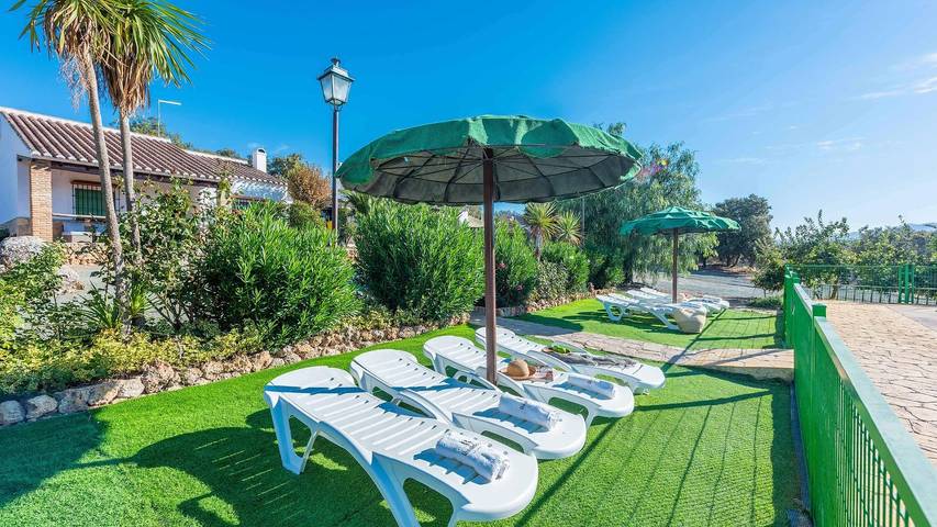 Casa rural para 18 personas, con balcón/terraza y piscina, Se admiten mascotas en Archidona - 3