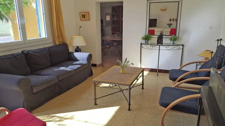 Location de vacances pour 9 personnes, avec piscine et jardin, animaux acceptés à Villecroze - 2
