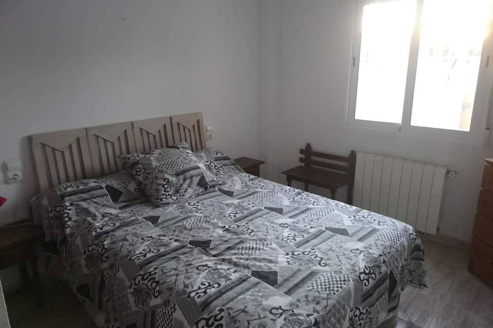 La Française Welcomes You in el Verger, Costa Blanca