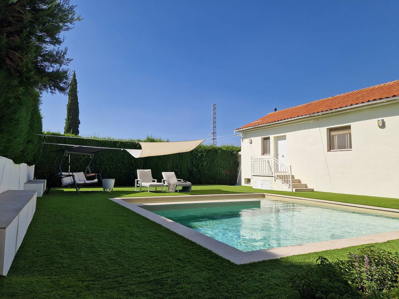 Ganze Wohnung, Apartment 'Gemütliche Casita mit Pool' mit Gemeinschaftspool, Wlan und Klimaanlage in Alhendín, Granada Provinz