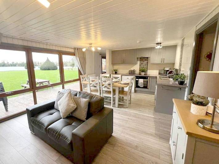 Maison de vacances pour 6 personnes, avec Jacuzzi ainsi que Terrasse et Vue sur le lac à York