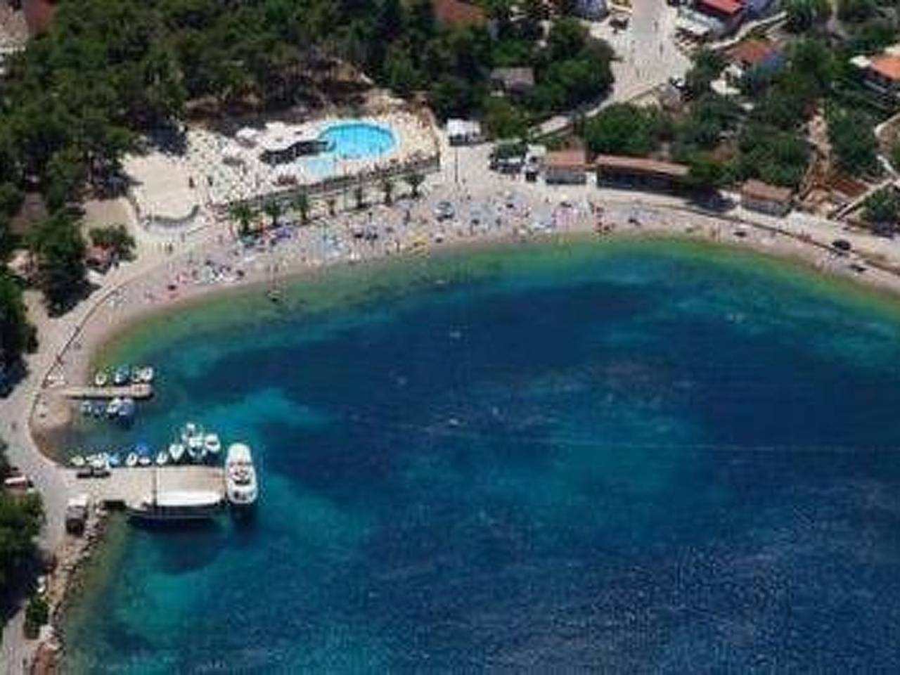 Ganze Wohnung, Apartment Bella mit Balkon und Terrasse in Necujam in Necujam, Solta