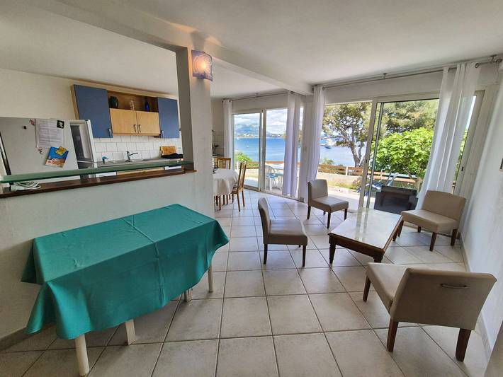 Entire holiday apartment, Rental full sea view, 300 m from the beach and the port in Saint-Mandrier-sur-Mer, Mediterranean Coast (France)