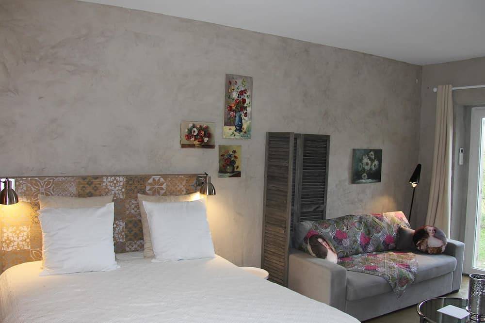 Ganze Wohnung, Gite Luberon-Studio-Superior-Nasszelle-Gartenblick in Velleron, Vaucluse