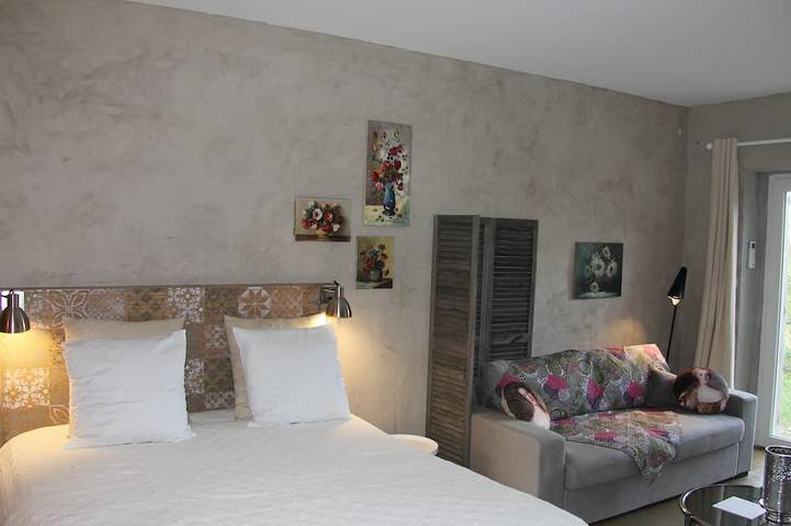 Gîte pour 2 personnes, avec piscine ainsi que jardin et terrasse à Velleron - 4