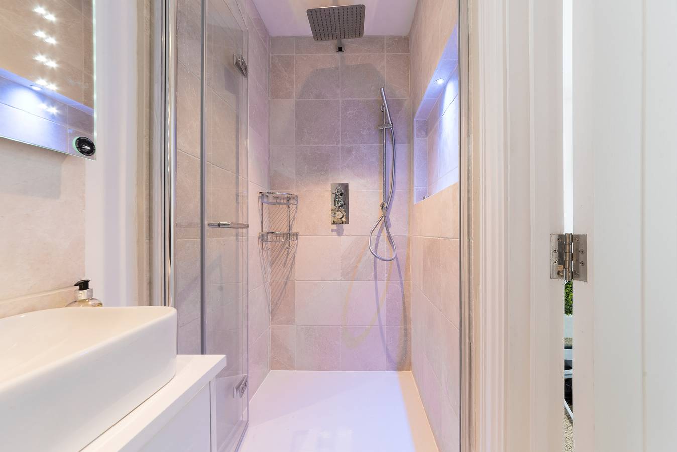 Ganze Ferienwohnung, Ferienwohnung für 2 Personen mit Garten in Hammersmith und Fulham, London