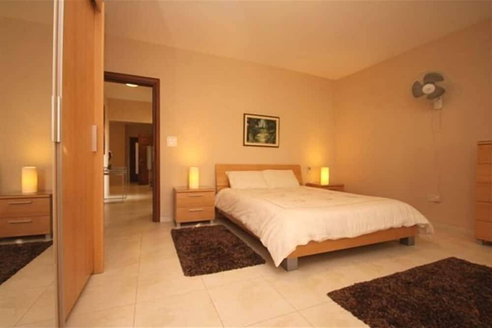 Ganze Wohnung, Comfort Class Lizenzierte Wohnung im Herzen von Malta in Haz-Zebbug, Insel Malta