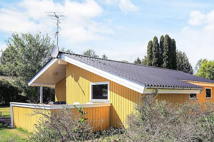 Ferienhaus für 8 Personen, mit Terrasse und Sauna in Råbylille Strand