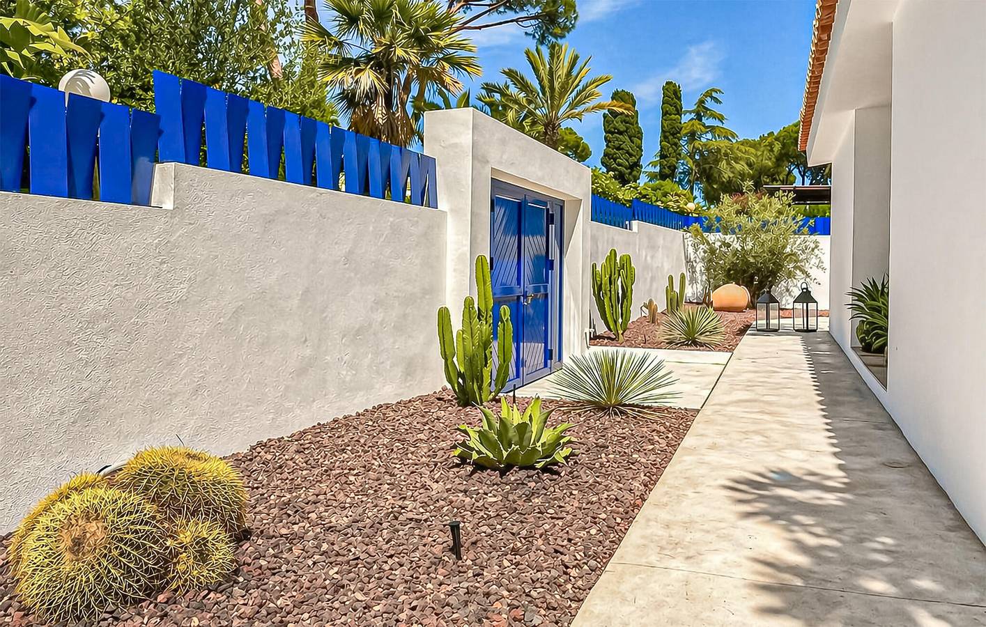 Appartement moderne au bord de la mer avec piscine et WiFi in Sitio de Calahonda, Mijas