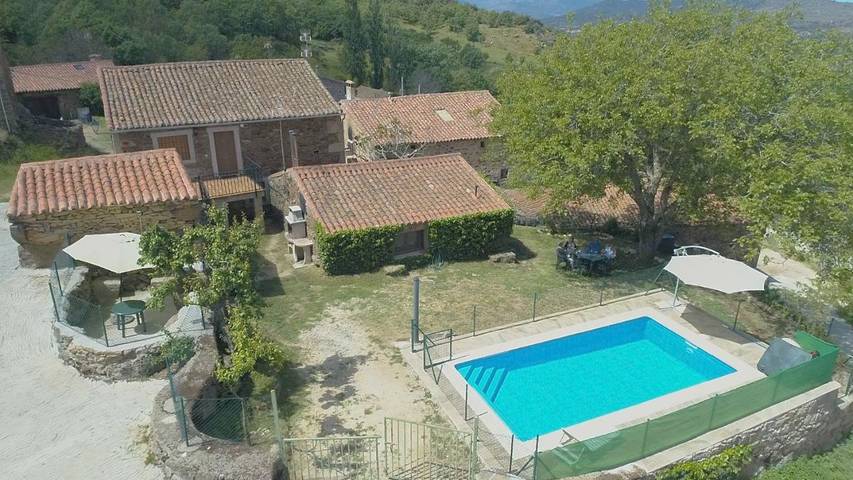 Casa de vacaciones para 16 personas, con Balcón y Terraza además de Jardín y Piscina en Barco de Ávila-Piedrahita - 3